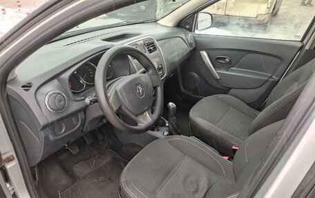 Renault Logan II, 2017 год, 670 000 рублей, 8 фотография