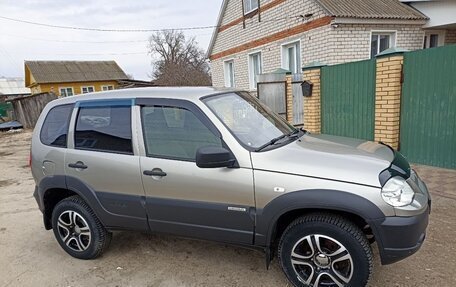 Chevrolet Niva I рестайлинг, 2016 год, 900 000 рублей, 2 фотография