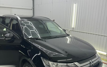 Mitsubishi Outlander III рестайлинг 3, 2018 год, 1 900 000 рублей, 2 фотография