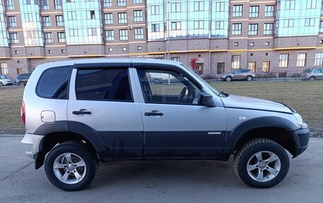 Chevrolet Niva I рестайлинг, 2012 год, 290 000 рублей, 2 фотография