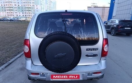 Chevrolet Niva I рестайлинг, 2012 год, 290 000 рублей, 4 фотография