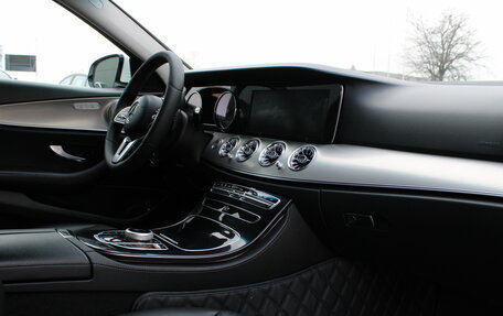 Mercedes-Benz E-Класс, 2018 год, 2 099 000 рублей, 20 фотография