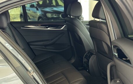 BMW 5 серия, 2019 год, 3 790 000 рублей, 20 фотография