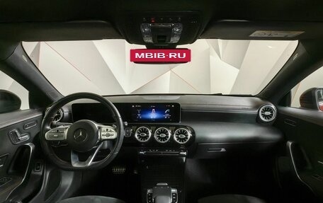 Mercedes-Benz CLA, 2019 год, 2 771 000 рублей, 14 фотография