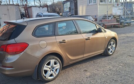 Opel Astra J, 2013 год, 750 000 рублей, 4 фотография