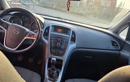 Opel Astra J, 2013 год, 750 000 рублей, 10 фотография