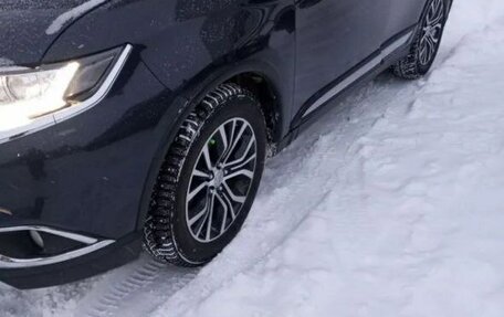 Mitsubishi Outlander III рестайлинг 3, 2018 год, 1 690 239 рублей, 3 фотография