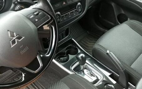 Mitsubishi Outlander III рестайлинг 3, 2018 год, 1 690 239 рублей, 4 фотография