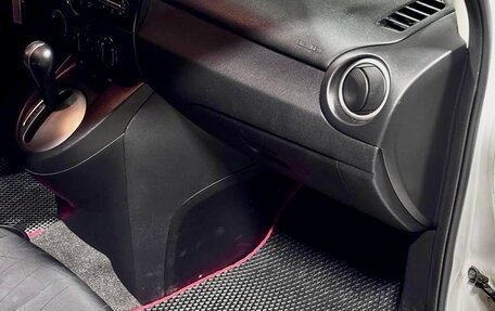 Mazda 2 III, 2011 год, 890 000 рублей, 11 фотография