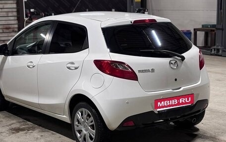 Mazda 2 III, 2011 год, 890 000 рублей, 4 фотография