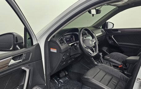 Volkswagen Tiguan II, 2023 год, 3 978 000 рублей, 9 фотография