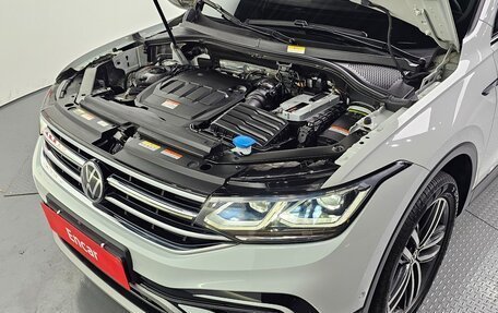 Volkswagen Tiguan II, 2023 год, 3 978 000 рублей, 13 фотография