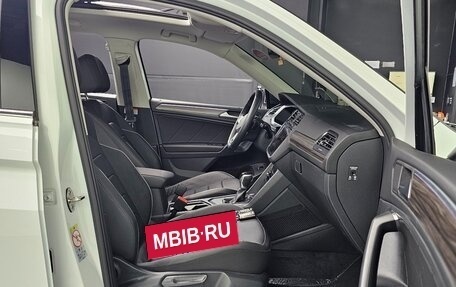 Volkswagen Tiguan II, 2023 год, 3 978 000 рублей, 11 фотография