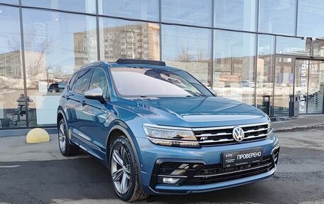 Volkswagen Tiguan II, 2020 год, 3 796 000 рублей, 3 фотография