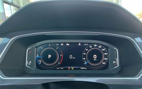 Volkswagen Tiguan II, 2020 год, 3 796 000 рублей, 16 фотография