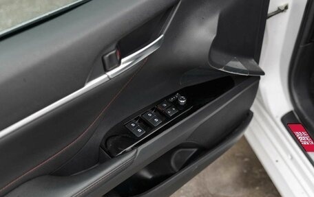 Toyota Camry, 2020 год, 2 950 000 рублей, 17 фотография