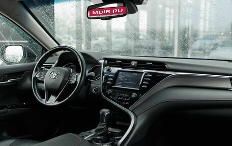 Toyota Camry, 2020 год, 2 950 000 рублей, 10 фотография