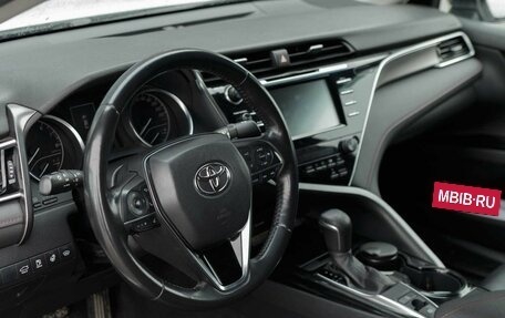 Toyota Camry, 2020 год, 2 950 000 рублей, 11 фотография