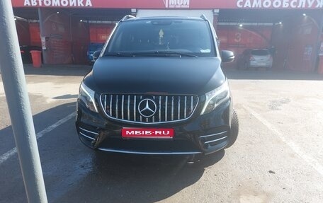 Mercedes-Benz V-Класс, 2018 год, 4 450 000 рублей, 1 фотография