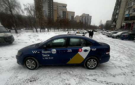 Volkswagen Polo VI (EU Market), 2019 год, 700 000 рублей, 2 фотография