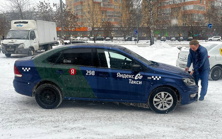 Volkswagen Polo VI (EU Market), 2019 год, 700 000 рублей, 2 фотография