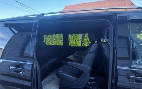 Mercedes-Benz V-Класс, 2018 год, 4 450 000 рублей, 16 фотография