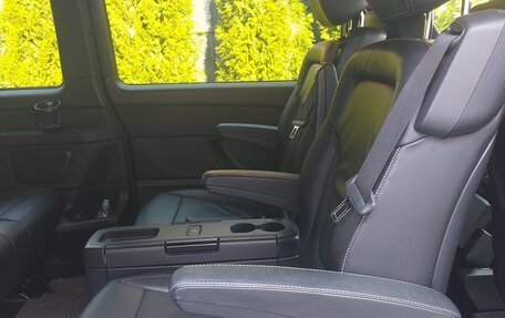 Mercedes-Benz V-Класс, 2018 год, 4 450 000 рублей, 19 фотография