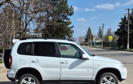 Chevrolet Niva I рестайлинг, 2014 год, 580 000 рублей, 3 фотография