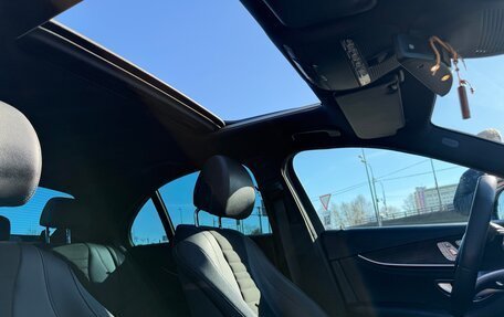 Mercedes-Benz E-Класс, 2017 год, 3 450 000 рублей, 29 фотография