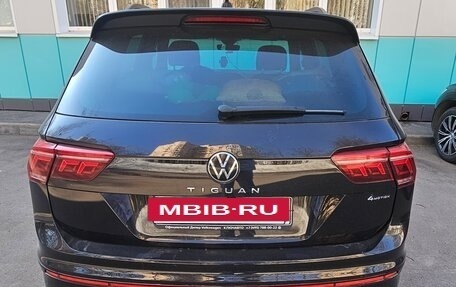 Volkswagen Tiguan II, 2021 год, 3 600 000 рублей, 2 фотография