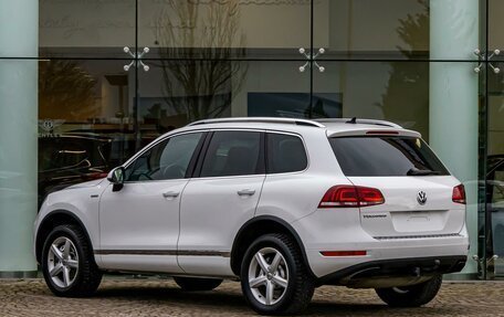 Volkswagen Touareg III, 2013 год, 1 895 000 рублей, 4 фотография