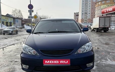 Toyota Camry V40, 2005 год, 700 000 рублей, 1 фотография