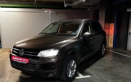 Volkswagen Touareg III, 2012 год, 1 950 000 рублей, 3 фотография