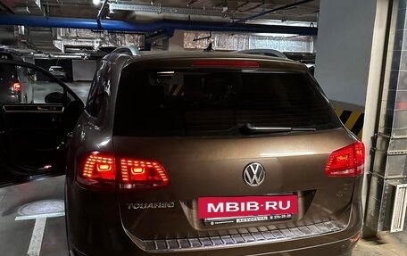 Volkswagen Touareg III, 2012 год, 1 950 000 рублей, 2 фотография