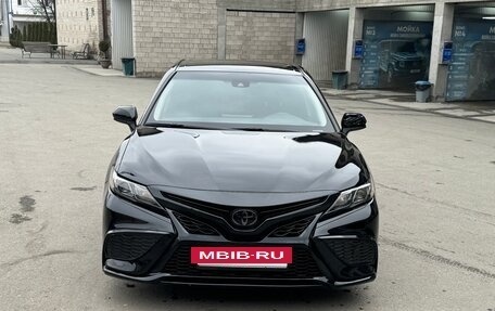 Toyota Camry, 2020 год, 2 500 000 рублей, 8 фотография