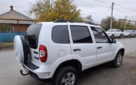 Chevrolet Niva I рестайлинг, 2015 год, 740 000 рублей, 3 фотография