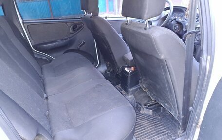 Chevrolet Niva I рестайлинг, 2015 год, 740 000 рублей, 6 фотография