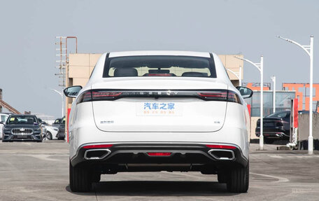 Geely Emgrand, 2025 год, 2 050 000 рублей, 6 фотография