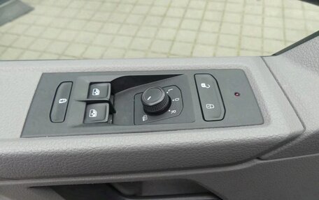 Volkswagen Transporter T6 рестайлинг, 2022 год, 3 400 000 рублей, 1 фотография