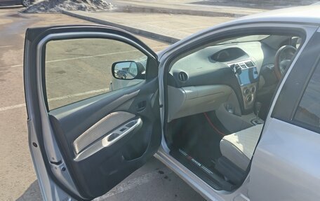 Toyota Belta, 2005 год, 530 000 рублей, 10 фотография