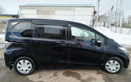 Honda Freed I, 2011 год, 930 000 рублей, 16 фотография