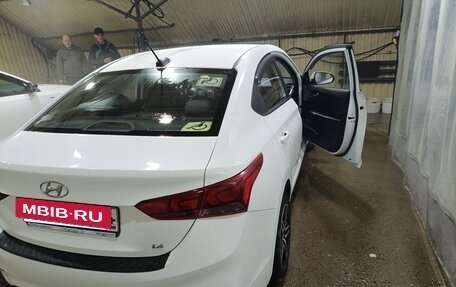 Hyundai Solaris II рестайлинг, 2019 год, 1 500 000 рублей, 7 фотография