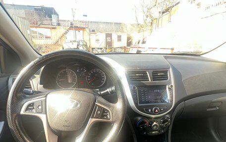 Hyundai Solaris II рестайлинг, 2016 год, 999 999 рублей, 9 фотография