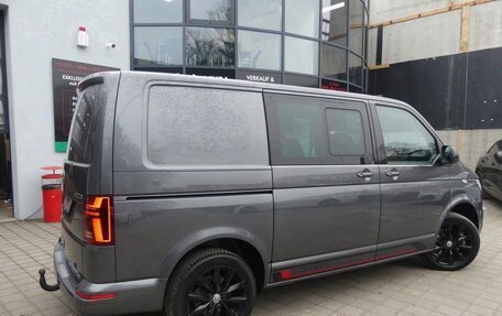 Volkswagen Transporter T6 рестайлинг, 2022 год, 3 400 000 рублей, 16 фотография