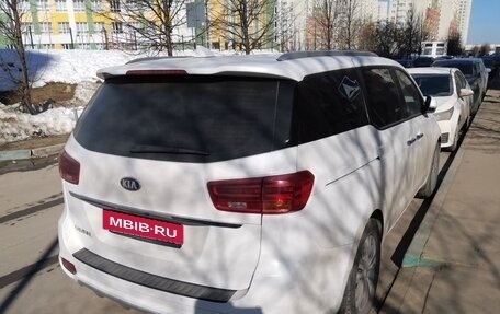 KIA Carnival III, 2019 год, 2 550 000 рублей, 2 фотография