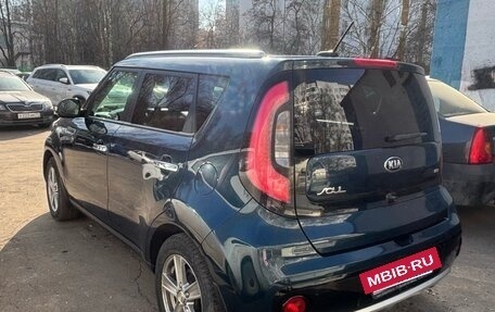 KIA Soul II рестайлинг, 2017 год, 1 600 000 рублей, 10 фотография