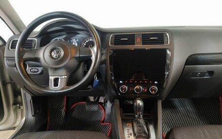 Volkswagen Jetta VI, 2012 год, 1 119 000 рублей, 14 фотография