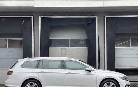 Volkswagen Passat B8 рестайлинг, 2021 год, 2 540 000 рублей, 6 фотография