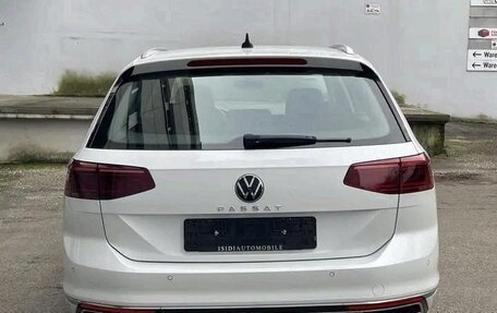 Volkswagen Passat B8 рестайлинг, 2021 год, 2 540 000 рублей, 9 фотография