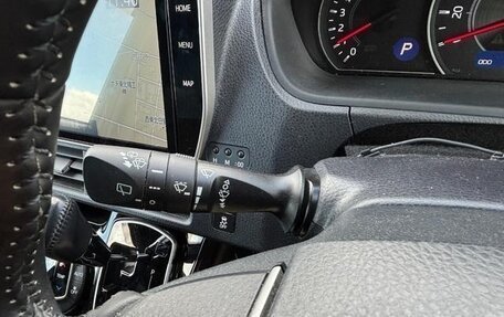 Toyota Noah III, 2018 год, 2 850 000 рублей, 13 фотография